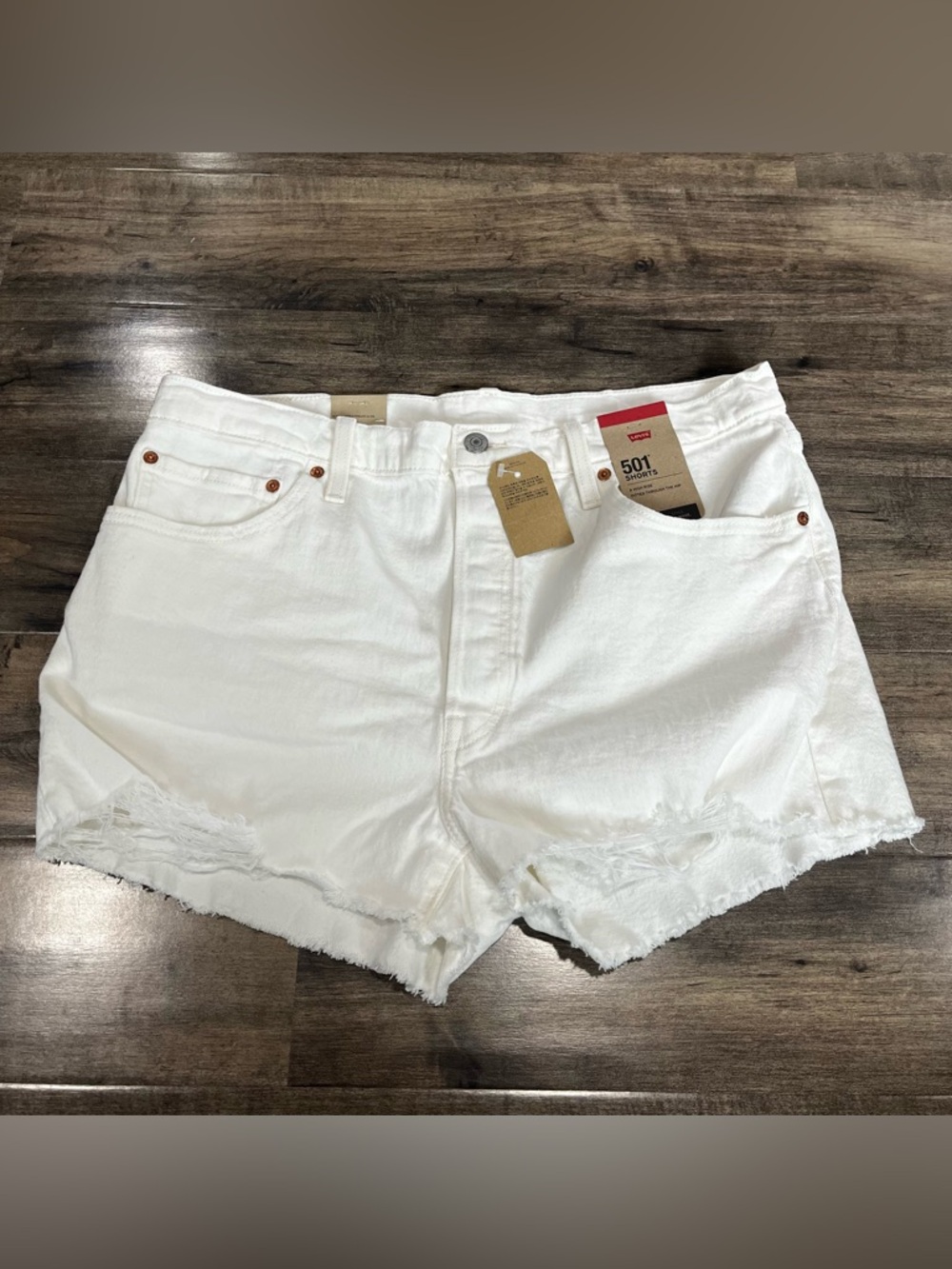 NWT  Levi's 501 Women's White Distressed Cut Off Shorts High Rise 34 Pockets